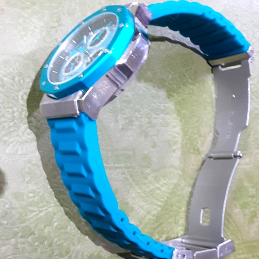 Trendy and colorful this Stuhrling original, ladies watch is adjustable! - Picture 6 of 10